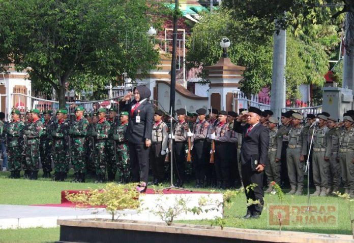 Wabup Etik Pimpin Upacara Peringatan Hari Pahlawan