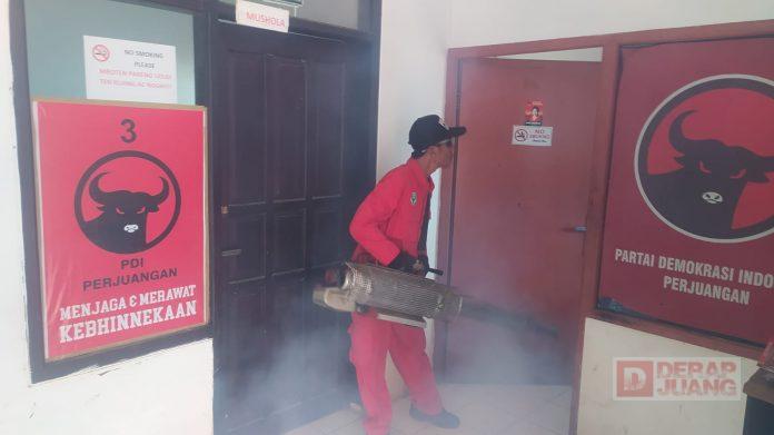 Waspada Nyamuk Demam Berdarah, Kantor DPC Batang Difogging