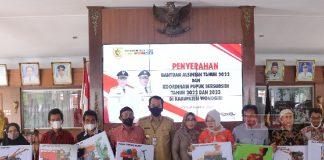 Mas Jekek Serahkan Bantuan Alsinta 127 Unit