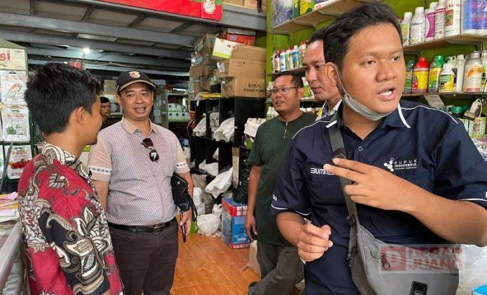 Aa Ipunk Lakukan Sidak ke Toko Penyalur Pupuk Bersubsidi