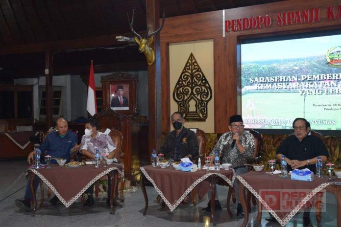 Bersama dr. Budhi, Bupati Husein Hadiri Sarasehan Pemberdayaan Ormas