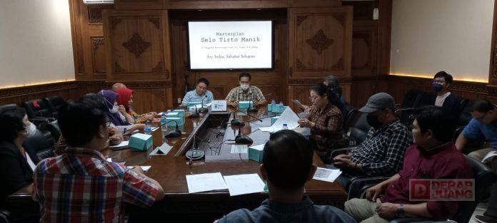 Bung Dance Pimpin Rapat Pemaparan Masterplan Selo Tirto Manik