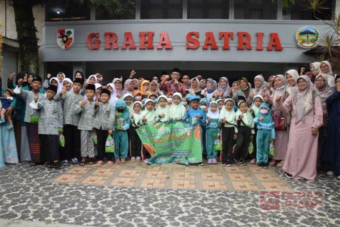 Bupati Husein Beri Selamat Atas 7 Penghargaan PAUD Banyumas Pada Festival Aswaja se-Jateng