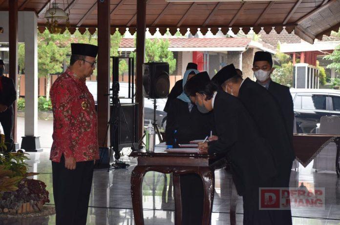 Bupati Husein Lantik 43 Pejabat Fungsional