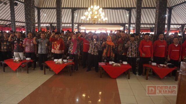 Bupati Tiwi Ketua RT Diharapkan Jadi Penggerak Penanganan Sampah