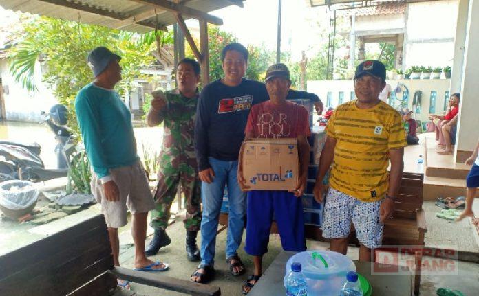 Danu Ikhsan Salurkan Bantuan Bagi Korban Banjir di Desa Mustokoharjo