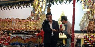 Hadiri Pagelaran Wayang Kulit Diskominfo Cilacap, Taufik: Indonesia Kaya Akan Kesenian Budaya