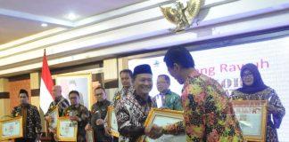 Ketua DPRD Demak Terima Anugerah Sebagai Tokoh Inspiratif di Jawa Tengah