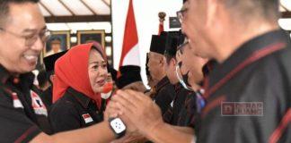 Menjadi Marhaenis, Bupati Tiwi Lawan Kemiskinan dengan Politik Anggaran