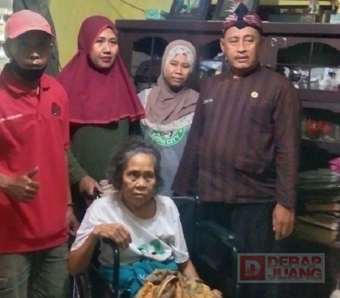 Nur Bintang Beri Bantuan Kursi Roda pada 2 Warga Desa Adisana Brebes