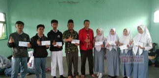 Nuryanto Serahkan SK PIP Tahun 2022 Aspirasi Mbak Puan di SMK Ma’Arif NU 01 Karangkobar