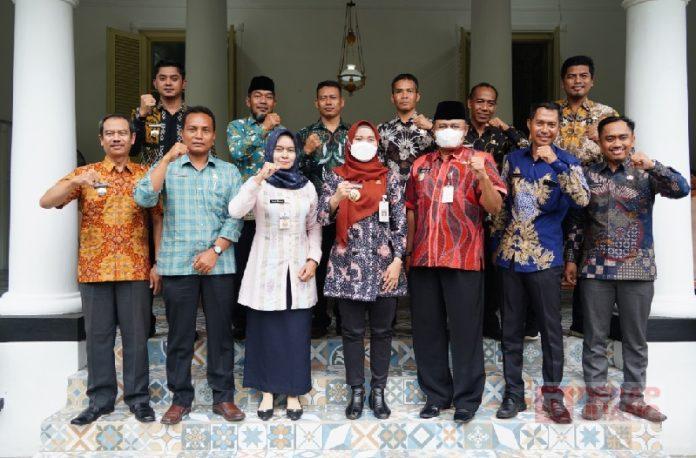 Rembug Kondisi Cuaca Ekstrem, Mbak Eisti Panggil Kades se-Kecamatan Bonang