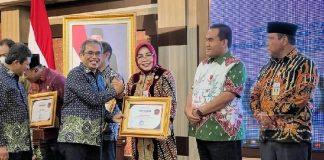 Grobogan Menerima Penghargaan Apresiasi Dukungan Program JKN-KIS