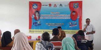 Sugiyarto Serahkan Bantuan PIP dari Mbak Puan