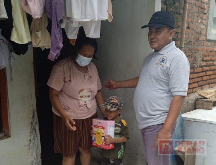 Moment Natal, Banteng Kota Tegal Bagikan Biskuit untuk Ibu Hamil dan Balita