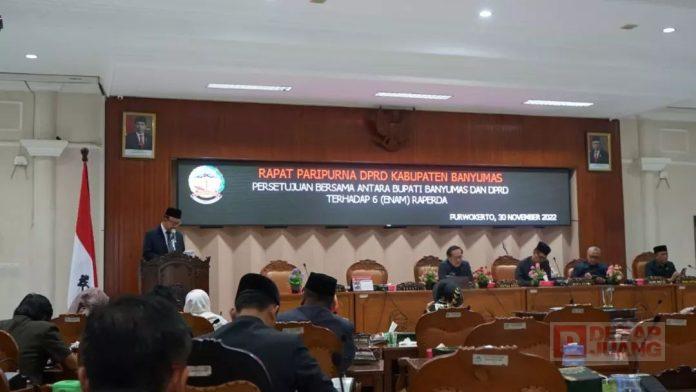 dr. Budhi Setiawan Pimpin Rapat Paripurna Persetujuan Bersama Eksekutif Atas Enam Raperda