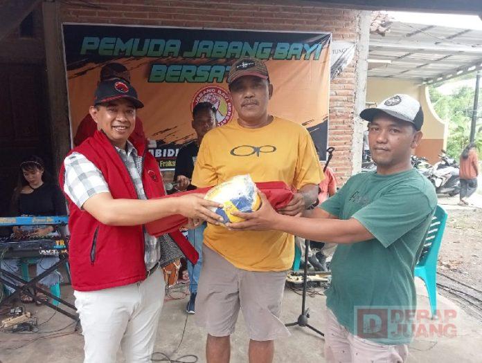 Aa Ipunk Berikan Bantuan Alat Olahraga di Acara Guyub Rukun Warga