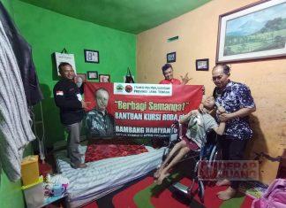 Bambang Widodo Serahkan Bantuan Kursi Roda Kepada Penyandang Disabilitas