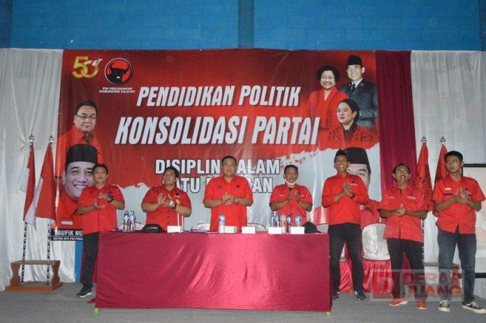 Banteng Majenang Siap Tanduk Lawan Politiknya