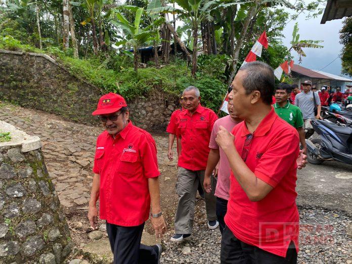 Bersama dr. Budhi, BHB Cek Lokasi Pembangunan Jalan Aspal Menuju Curug Jenggala