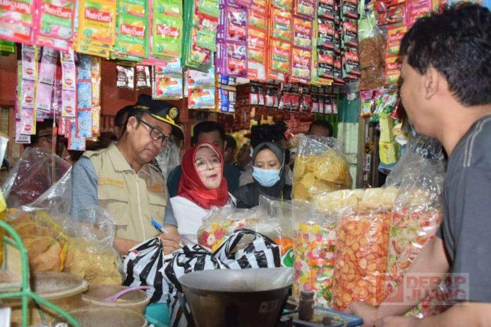 Bupati Husein Gelar Operasi Pasar Beras untuk Tekan Inflasi