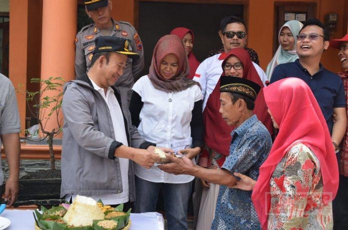 Bupati Husein Hadiri Tasyakuran Pembangunan Talud Ajibarang