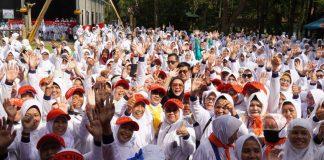 Bupati Tiwi Ajak Perempuan Masyarakatkan Olahraga