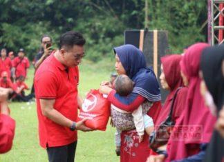 Cegah Stunting, Banteng Purbalingga Keluar Kandang Bagikan Sembako dan Makanan Bergizi kepada Warga