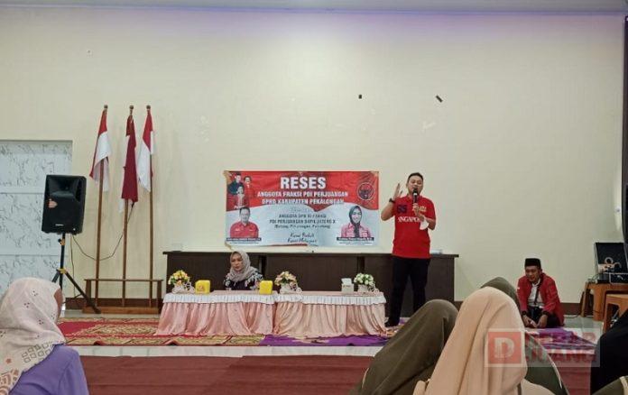 Endang Suwarningsih Ajak Perempuan Lebih Peka Soal Politik (2)