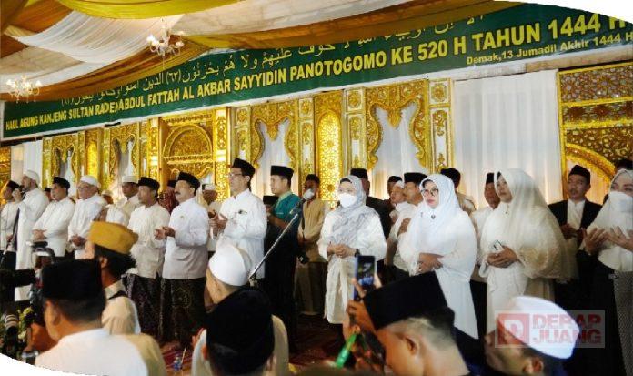 Malam Puncak Haul Agung, Bupati Demak Tanamkan Optimisme di Tengah Sholawatan