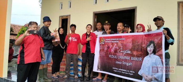 Marya Ulfah Salurkan Bantuan Sembako di Kaliwungu