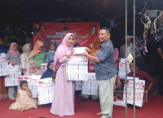 Riyadi Salurkan Bantuan PIP Mbak Puan Didua Sekolah di Kecamatan Kajen