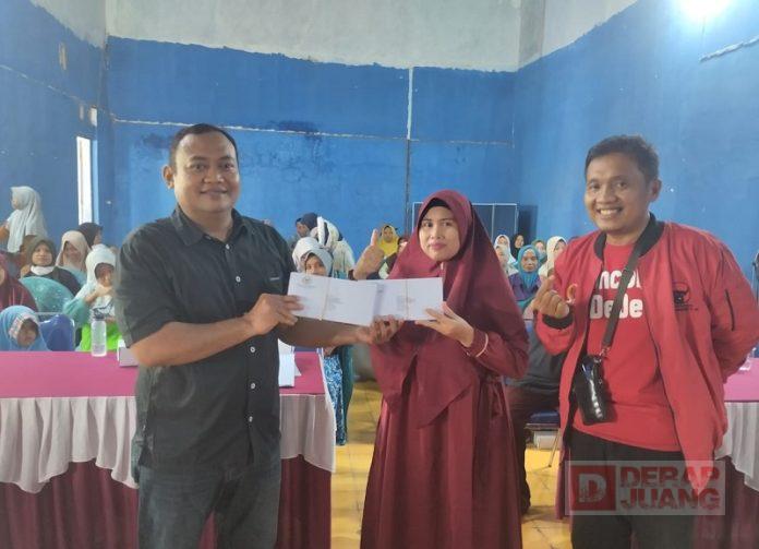 Salurkan PIP, Dodiek Ingatkan untuk Kepentingan Pendidikan Siswa (2)
