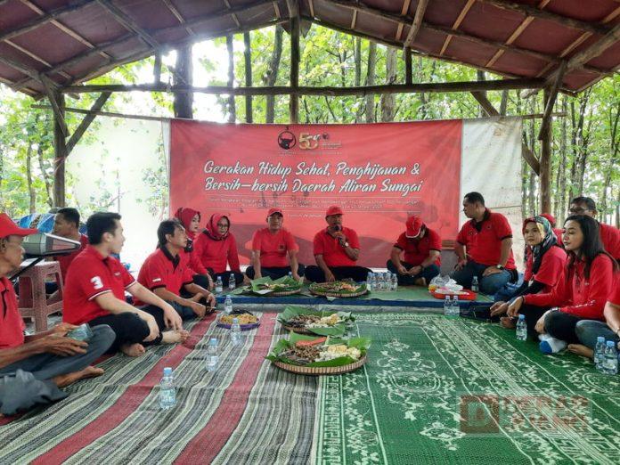 Semarakkan Ultah Ibu Ketua Umum,PDI Perjuangan Kendal Lakukan Tanam dan Rawat Pohon