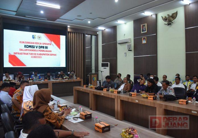Terima Kunker Komisi V DPR RI, Bupati Demak Dorong Penguatan Kolaborasi