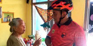 Ketua DPRD Kota Tegal Bagikan Langsung Surat Undangan RTLH