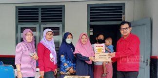 Jekri Supriyanto Salurkan Bantuan Makanan Pendamping