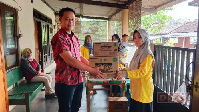 Bagas Bachtiar Bagikan Makanan Tambahan Kepada Ibu Hamil dan Balita