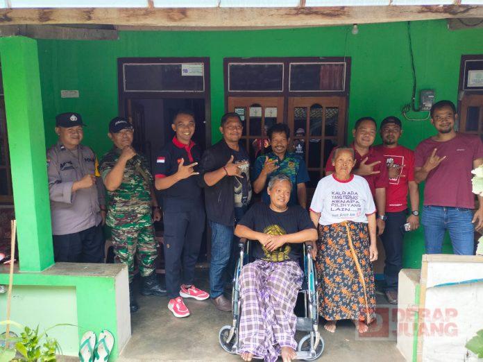 Bagus Suryokusumo Berikan Bantuan Kursi Roda Kepada Warga Bergas