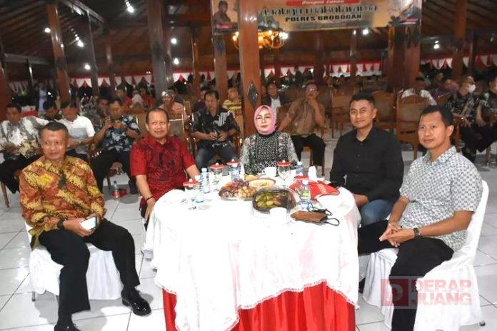 Bentuk Sinergi Lestarikan Budaya, Sri Sumarni Hadiri Pagelaran Wayang Virtual