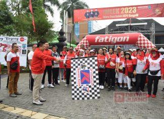 Bung Dance Lepas Rombongan Jalan Santai Dalam Event Bertajuk Gotong Royong