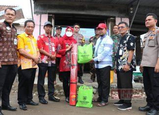 Bupati Demak Serahkan Bantuan kepada 97 KK Terdampak Angin Puting Beliung
