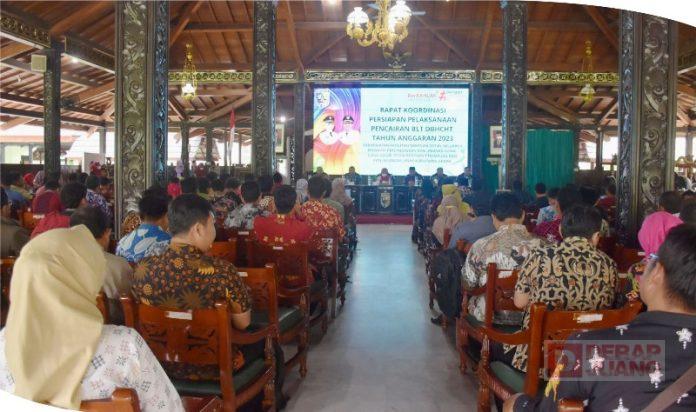 Bupati Demak Tegaskan Penyaluran BLT DBHCHT Harus Tepat Sasaran