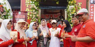 Bupati Tiwi Berikan Tali Asih Korban Banjir Bandang di Dusun Gunung Malang