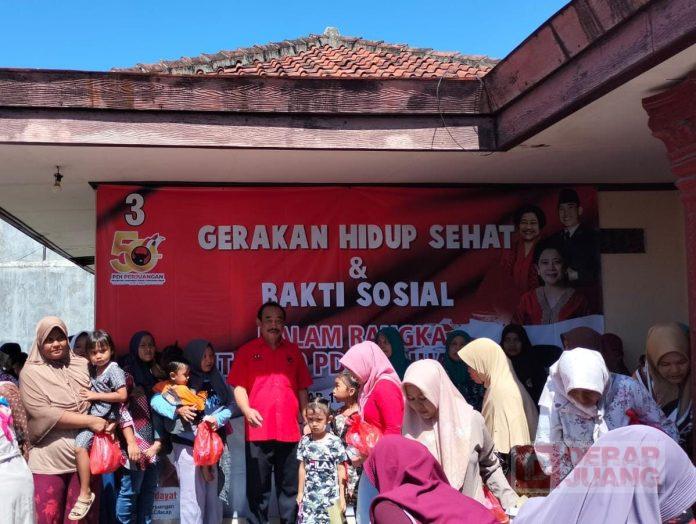 Gerakan Hidup Sehat, Eko Sulistiyo Bagikan MPASI di Sidamulya