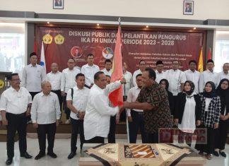 Riswadi Dilantik Jadi Ketua IKA FH Unikal 2023-2028