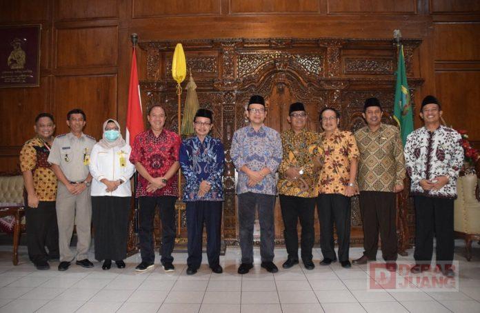 Pemkab Banyumas Hibahkan Tanah untuk Pengembangan UIN Saizu