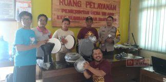 Rawat Tim Sicita, Agus Priyanggodo Beri Alat Musik