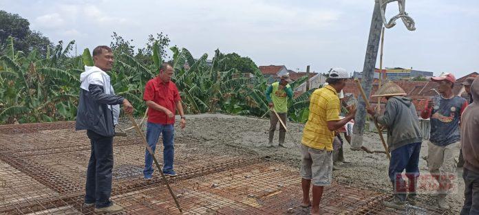 Sadewo Tinjau Pembangunan Kantor DPC PDI Perjuangan Banyumas