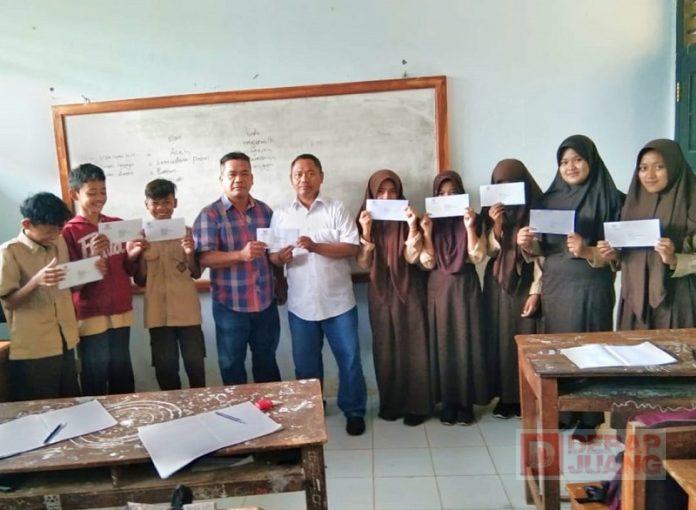 Siswa SMP Satu Atap Bantarkulon Terima PIP, Terima kasih Ibu Puan dan Pak Dede